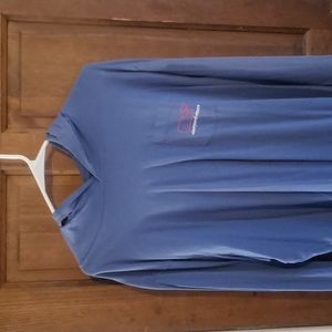 Vineyard Vines hooded graphic tee